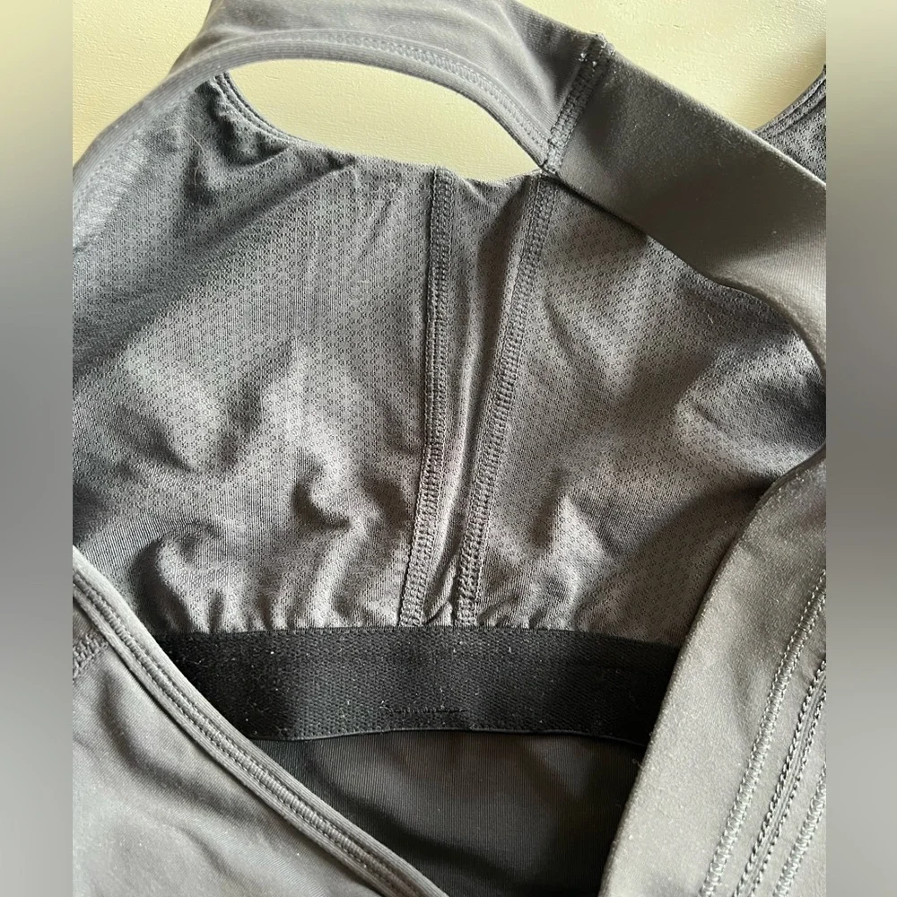Lululemon run tank top. Slate blue. Size 6. - Picture 3 of 4
